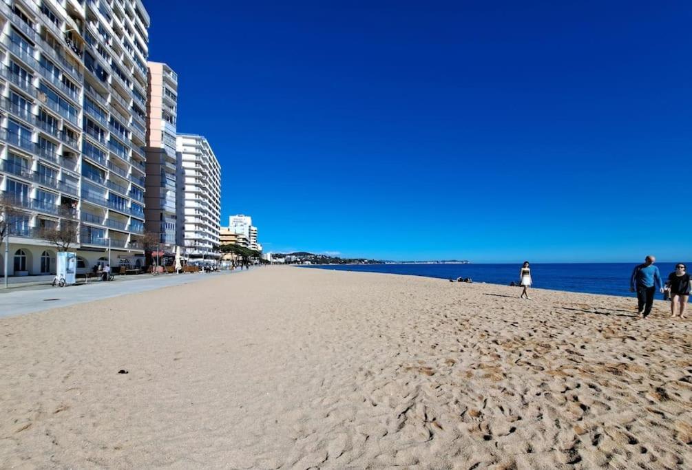 Apartamento A 50 Metros De La Playa. 플라티야 다로 외부 사진